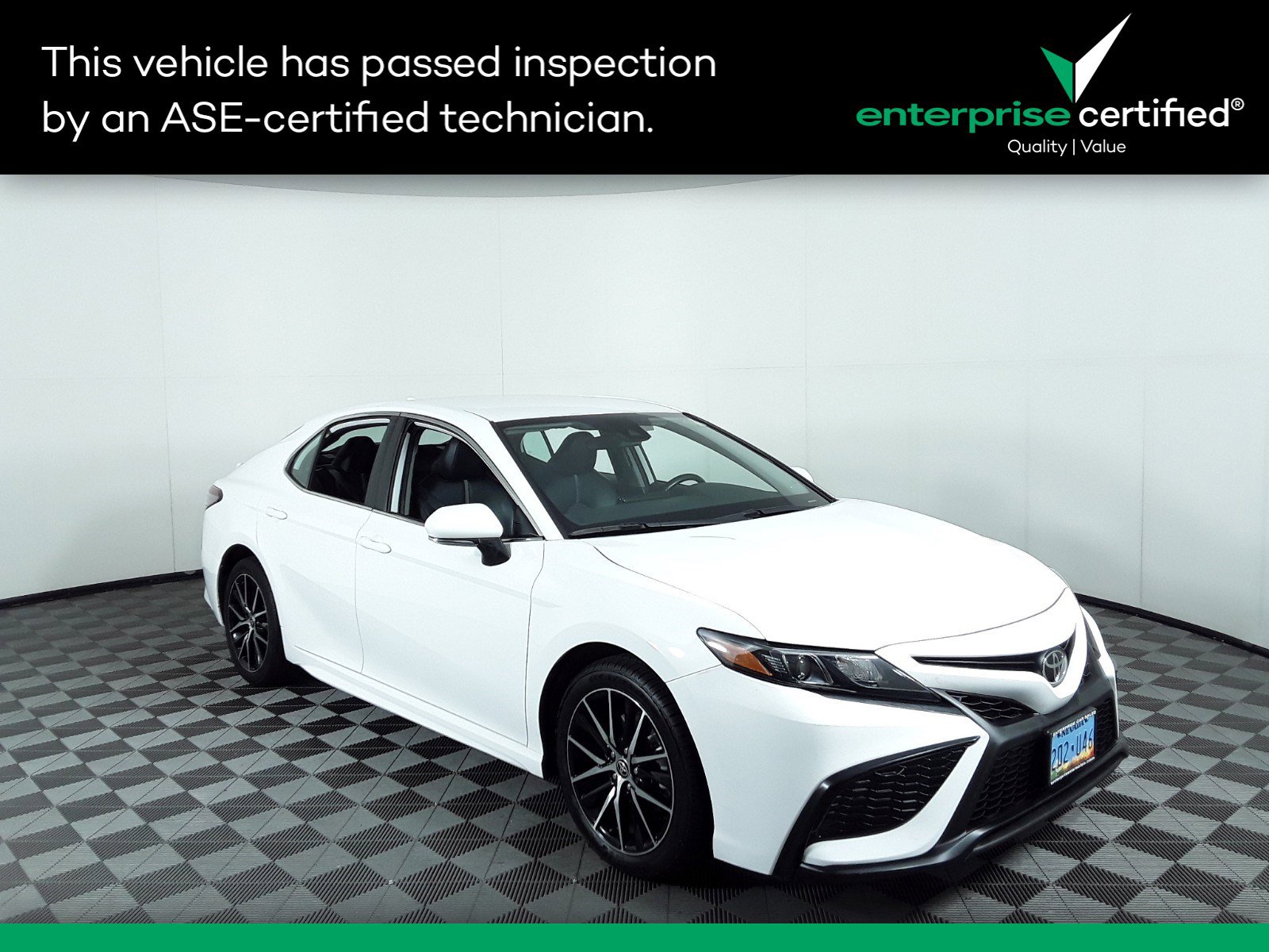 Used 2022 Toyota Camry SE Auto