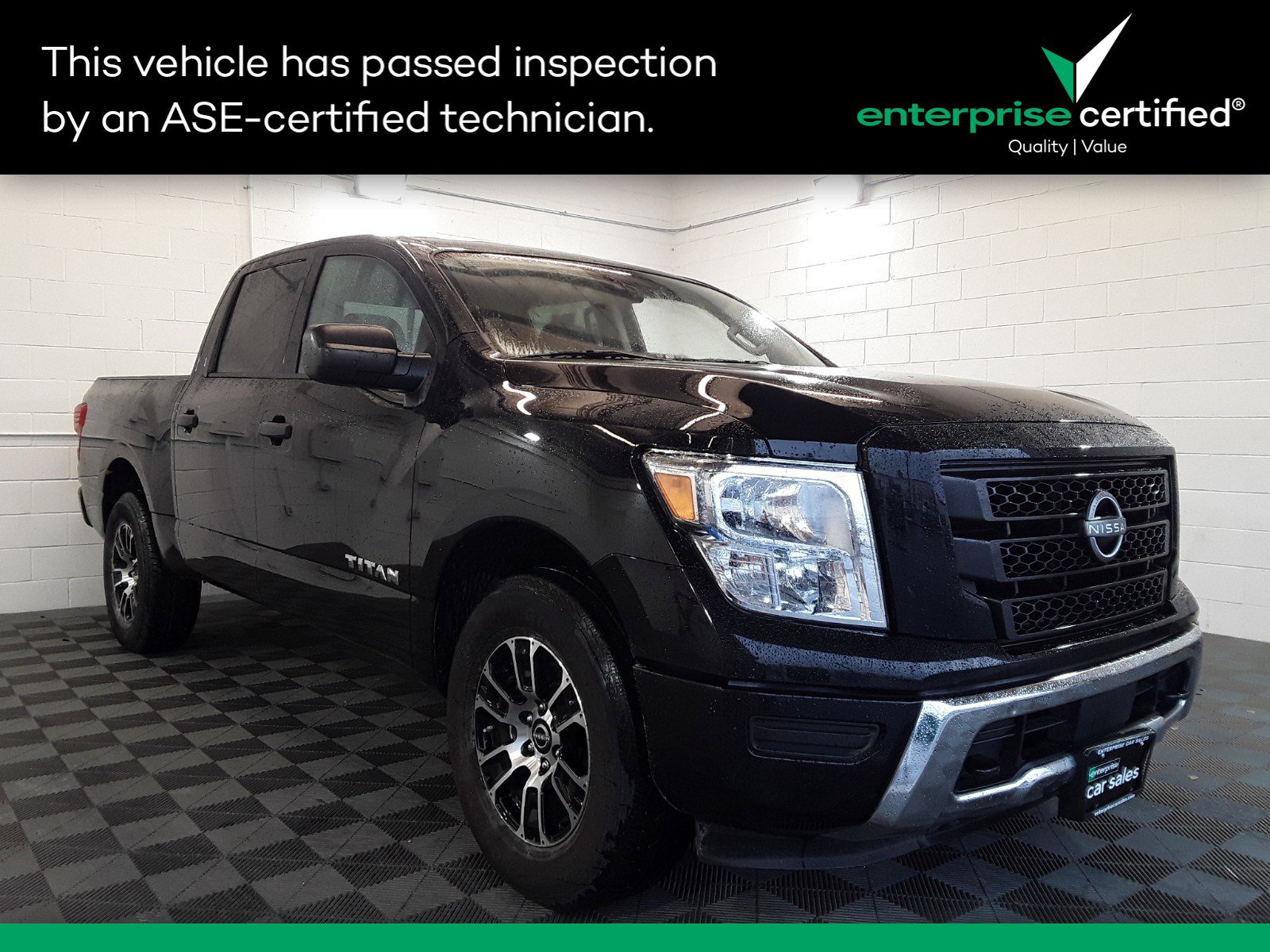 Used 2023 Nissan Titan 4x4 Crew Cab SV