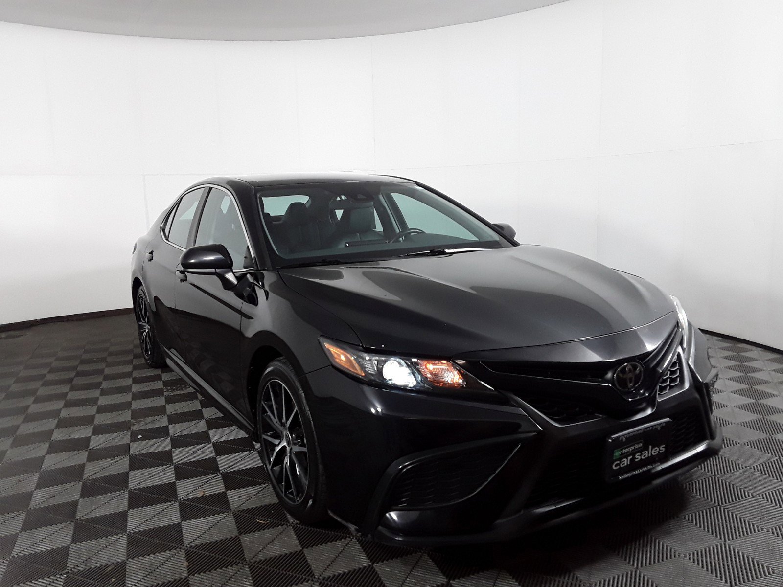 Used 2021 Toyota Camry SE Auto