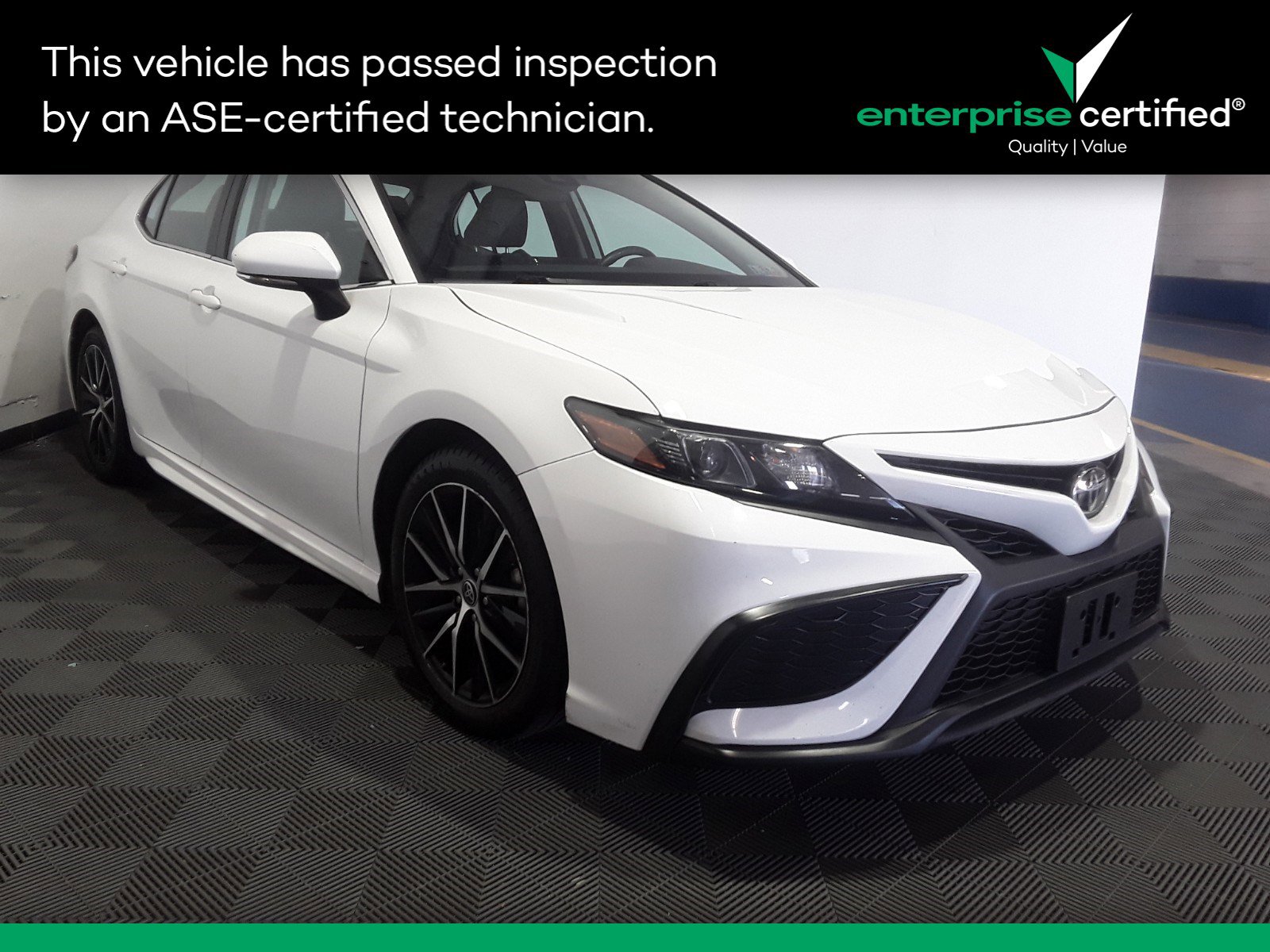 Used 2022 Toyota Camry SE Auto