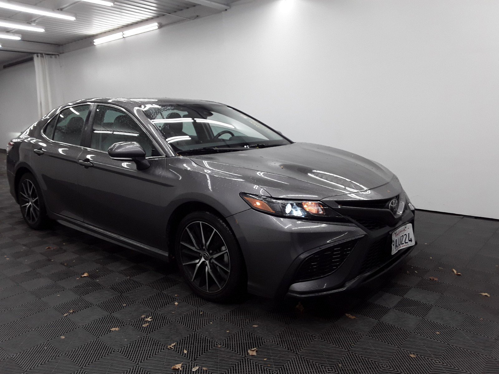 Used 2022 Toyota Camry SE Auto