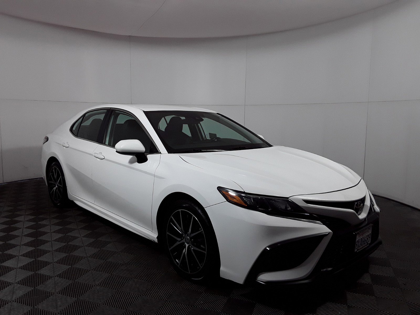 2021 Toyota Camry SE Auto