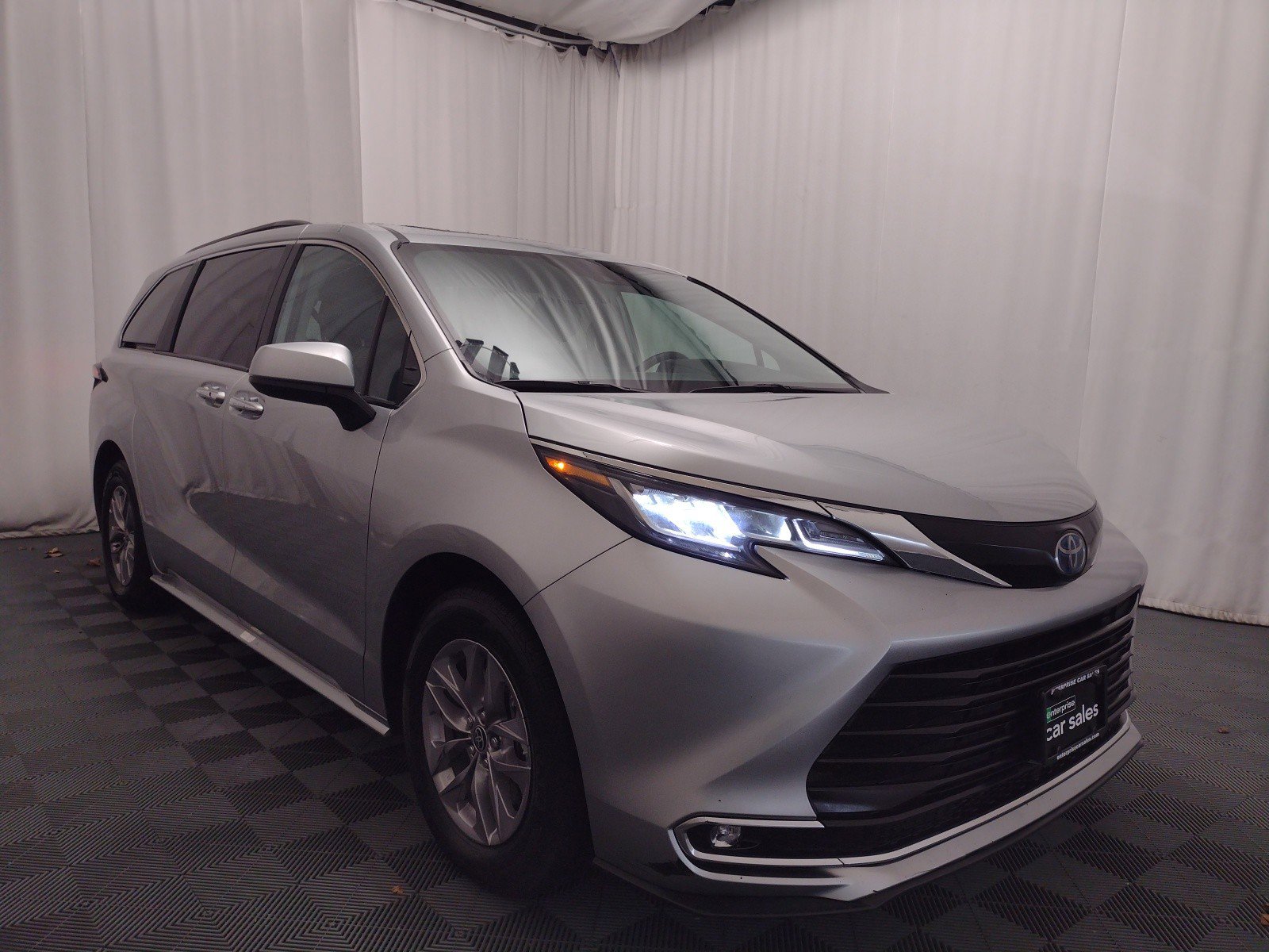 Used 2023 Toyota Sienna XLE FWD 7-Passenger