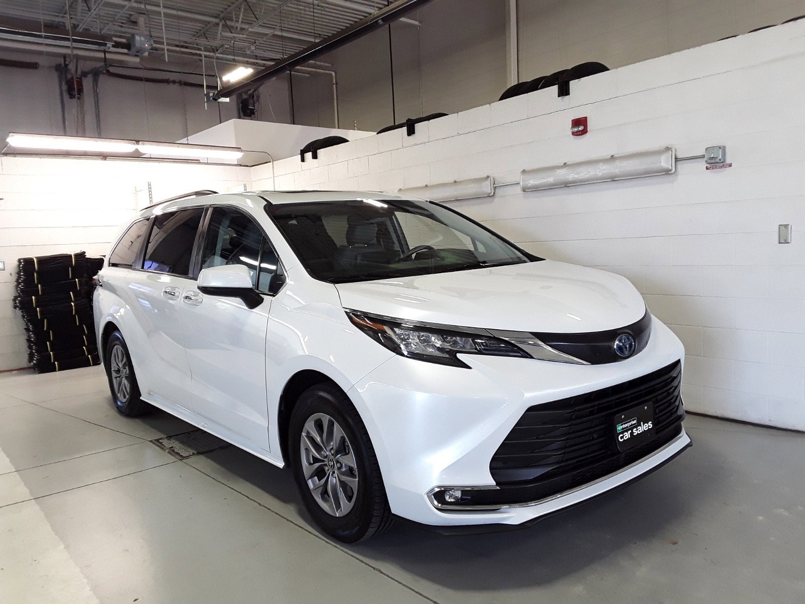 Used 2023 Toyota Sienna XLE FWD 8-Passenger