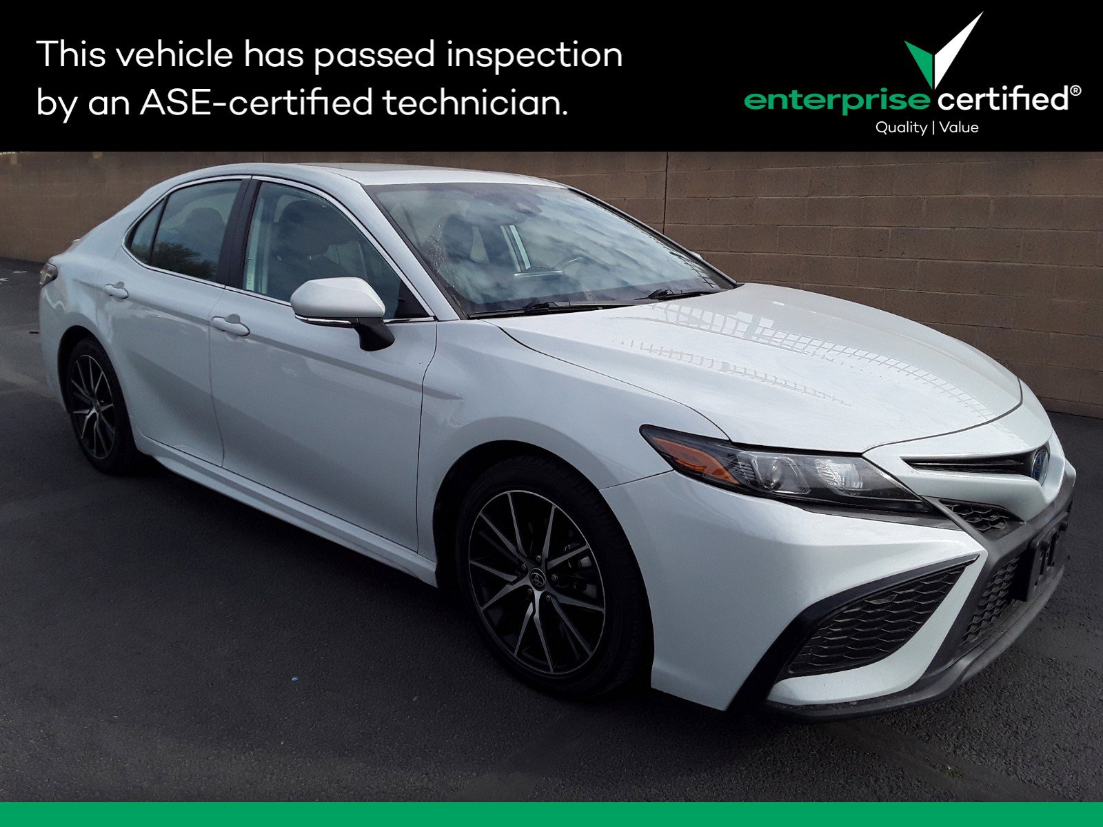 Used 2022 Toyota Camry Hybrid SE CVT