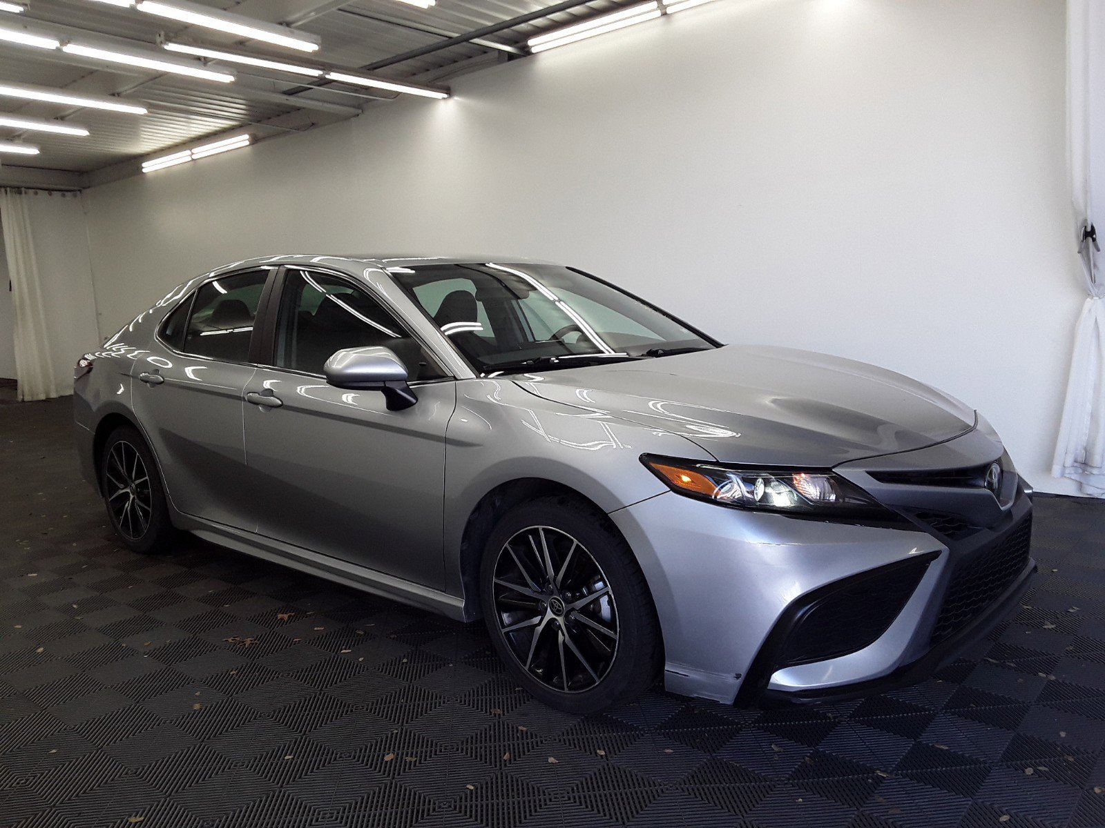 Used 2021 Toyota Camry SE Auto