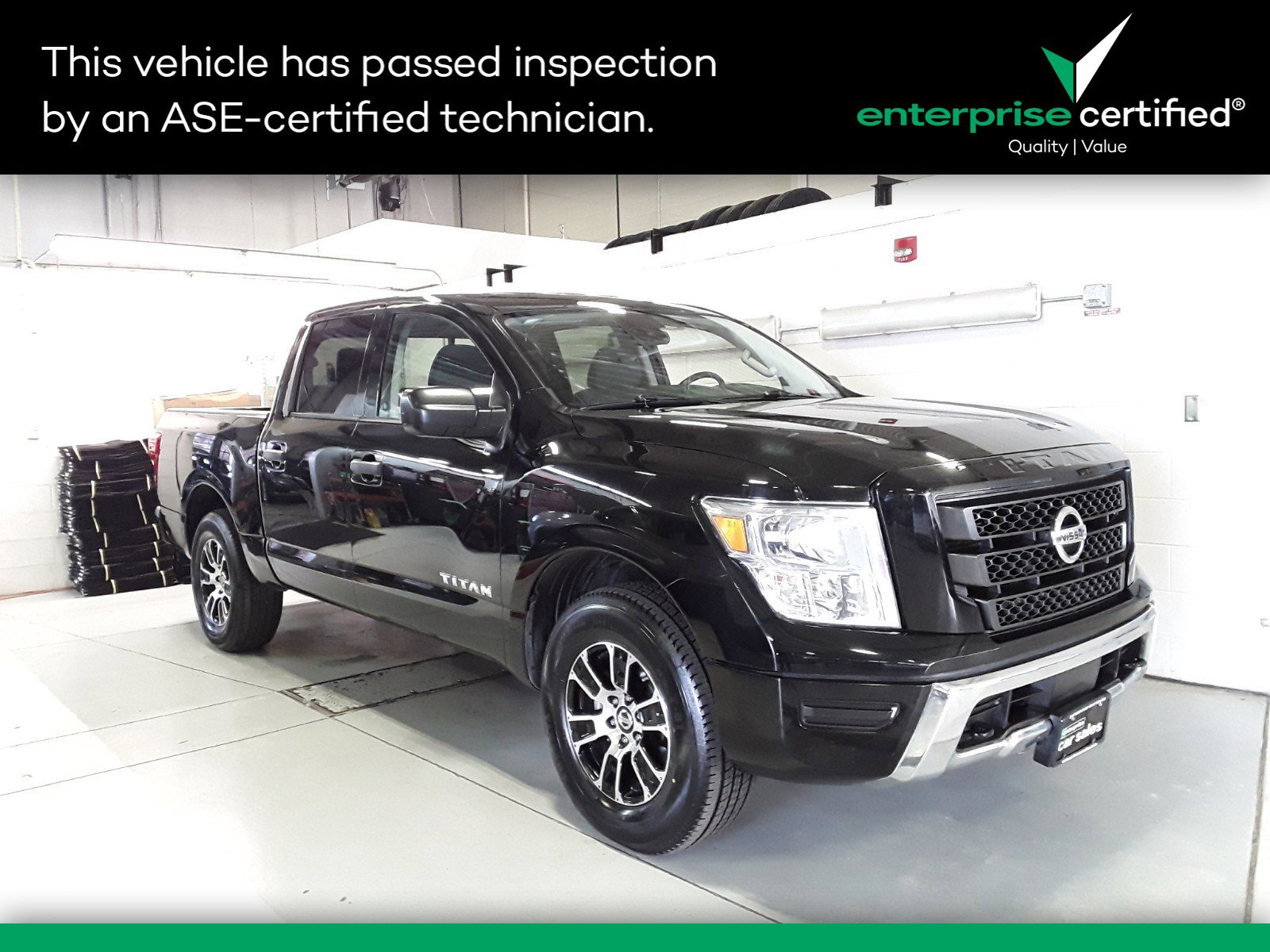 Used 2022 Nissan Titan 4x4 Crew Cab SV