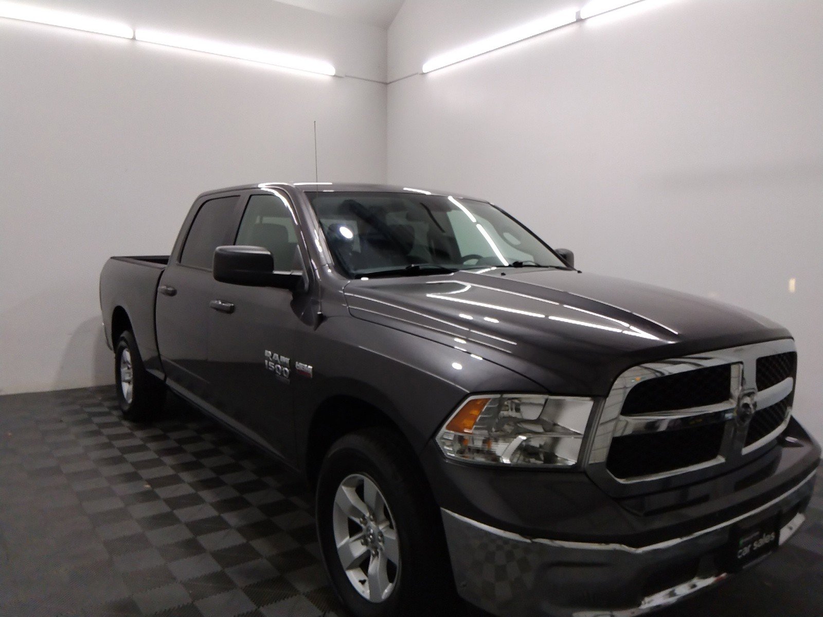 2020 Ram 1500 Classic SLT 4x4 Crew Cab 6'4