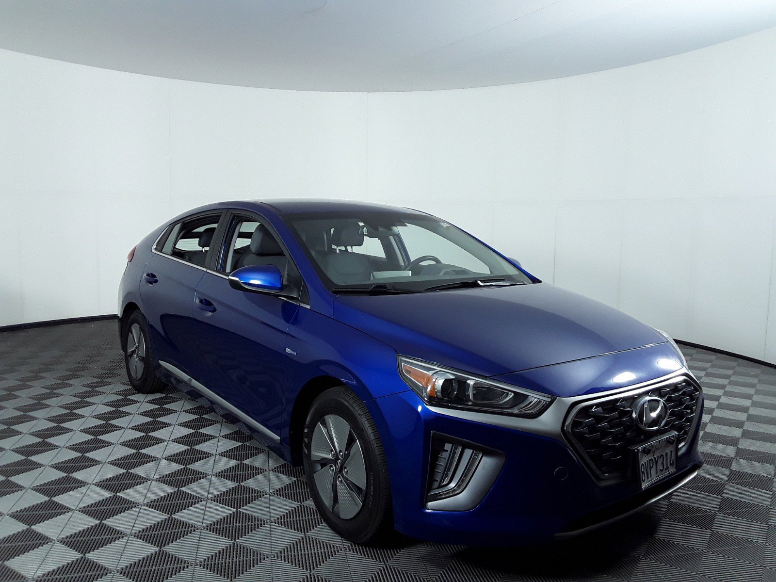 2020 Hyundai Ioniq Hybrid SE Hatchback