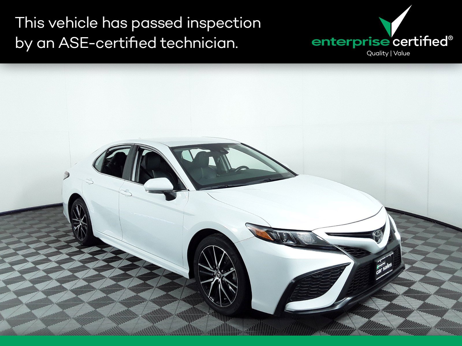 Used 2022 Toyota Camry SE Auto