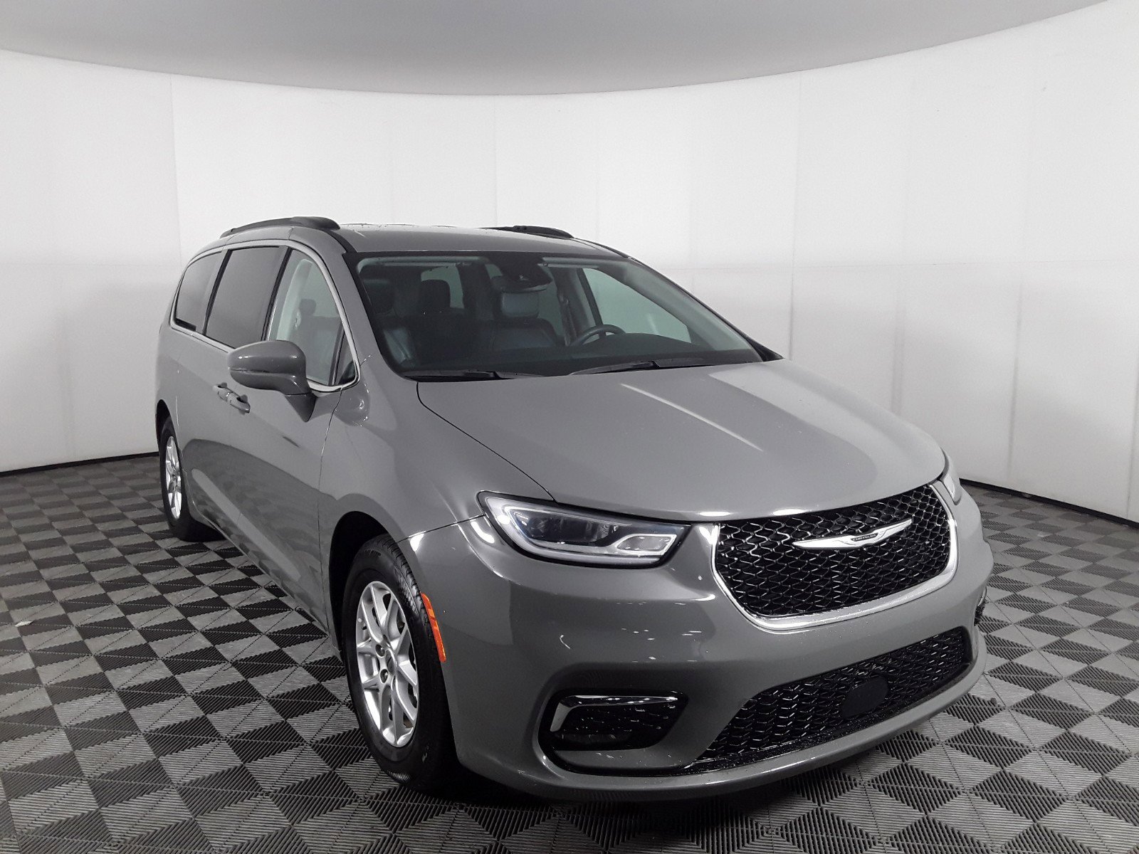 Used 2022 Chrysler Pacifica Touring L FWD