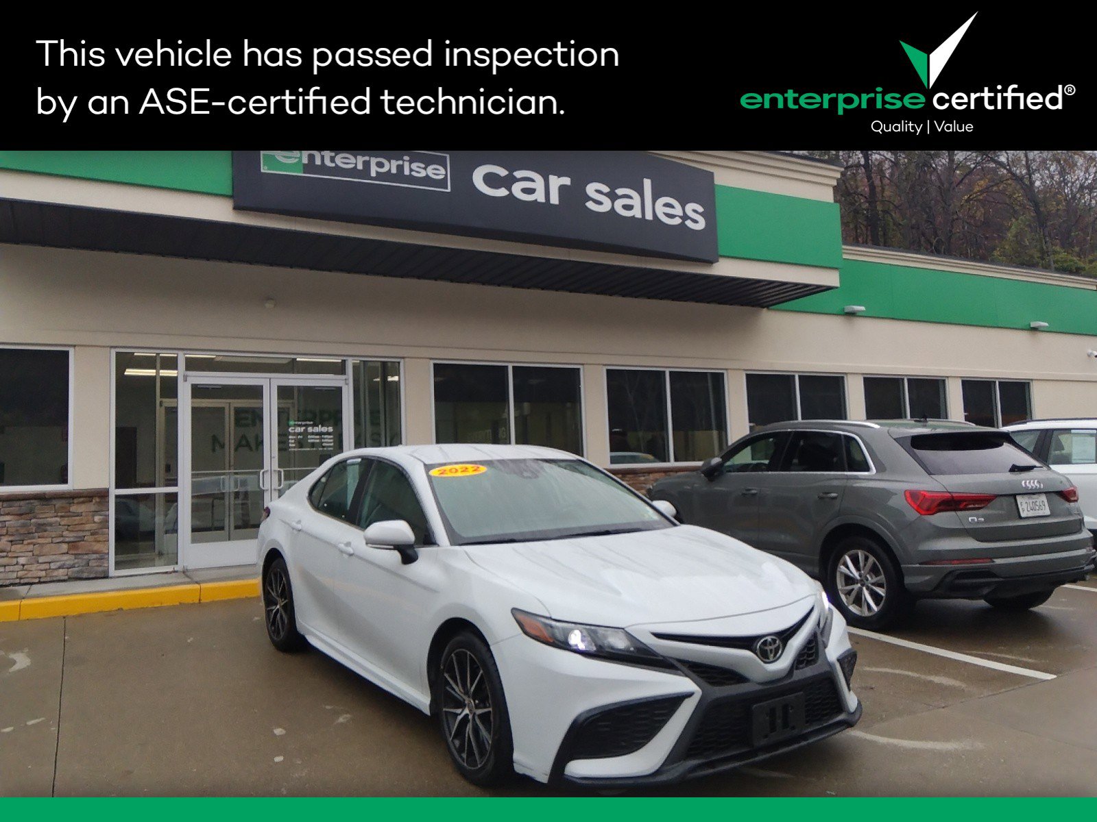 Used 2022 Toyota Camry SE Auto