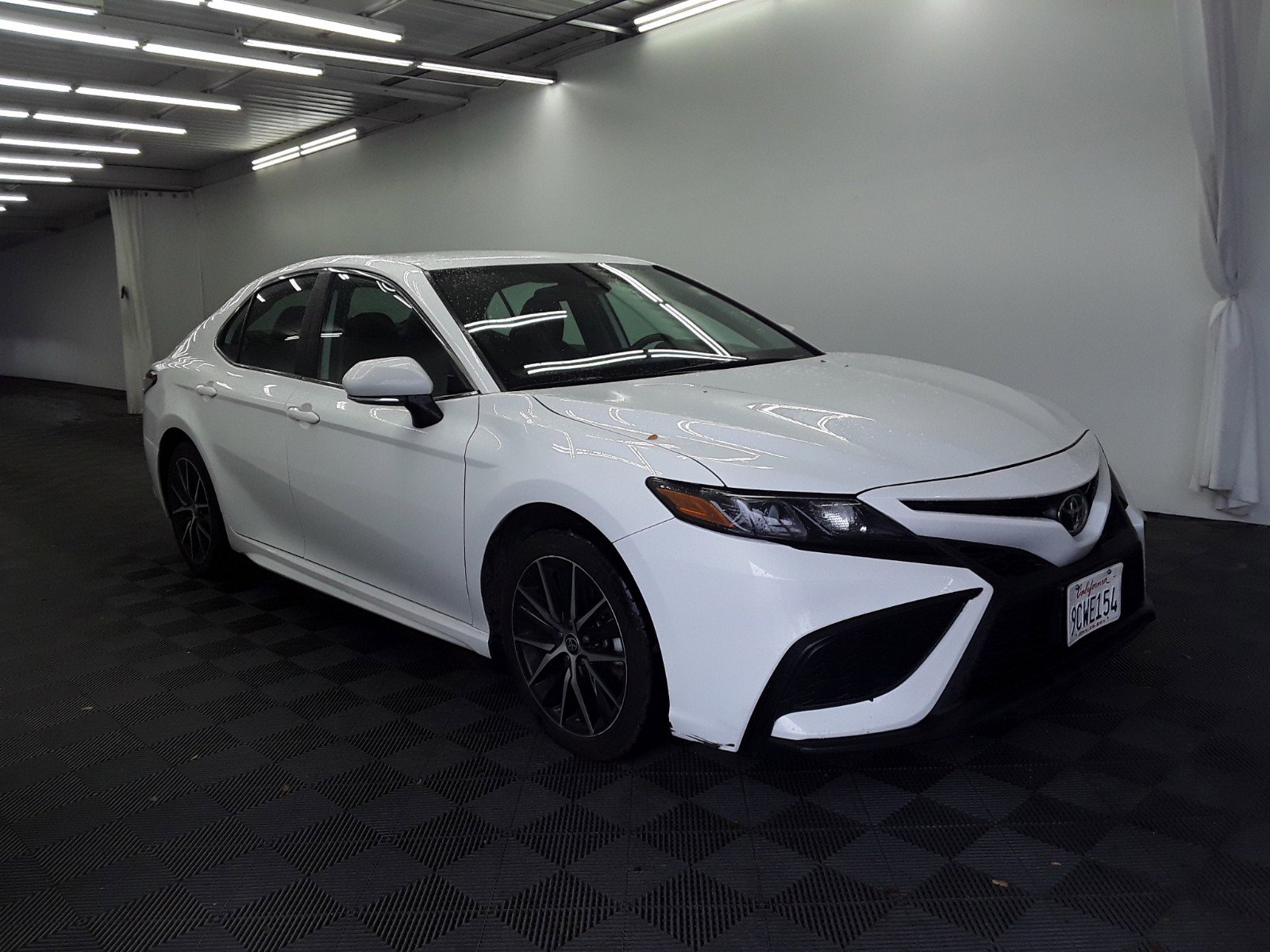 Used 2023 Toyota Camry SE Auto