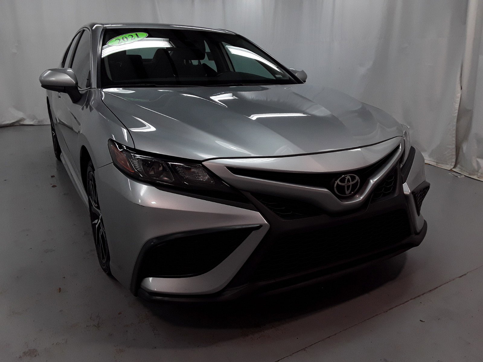 2021 Toyota Camry SE Auto