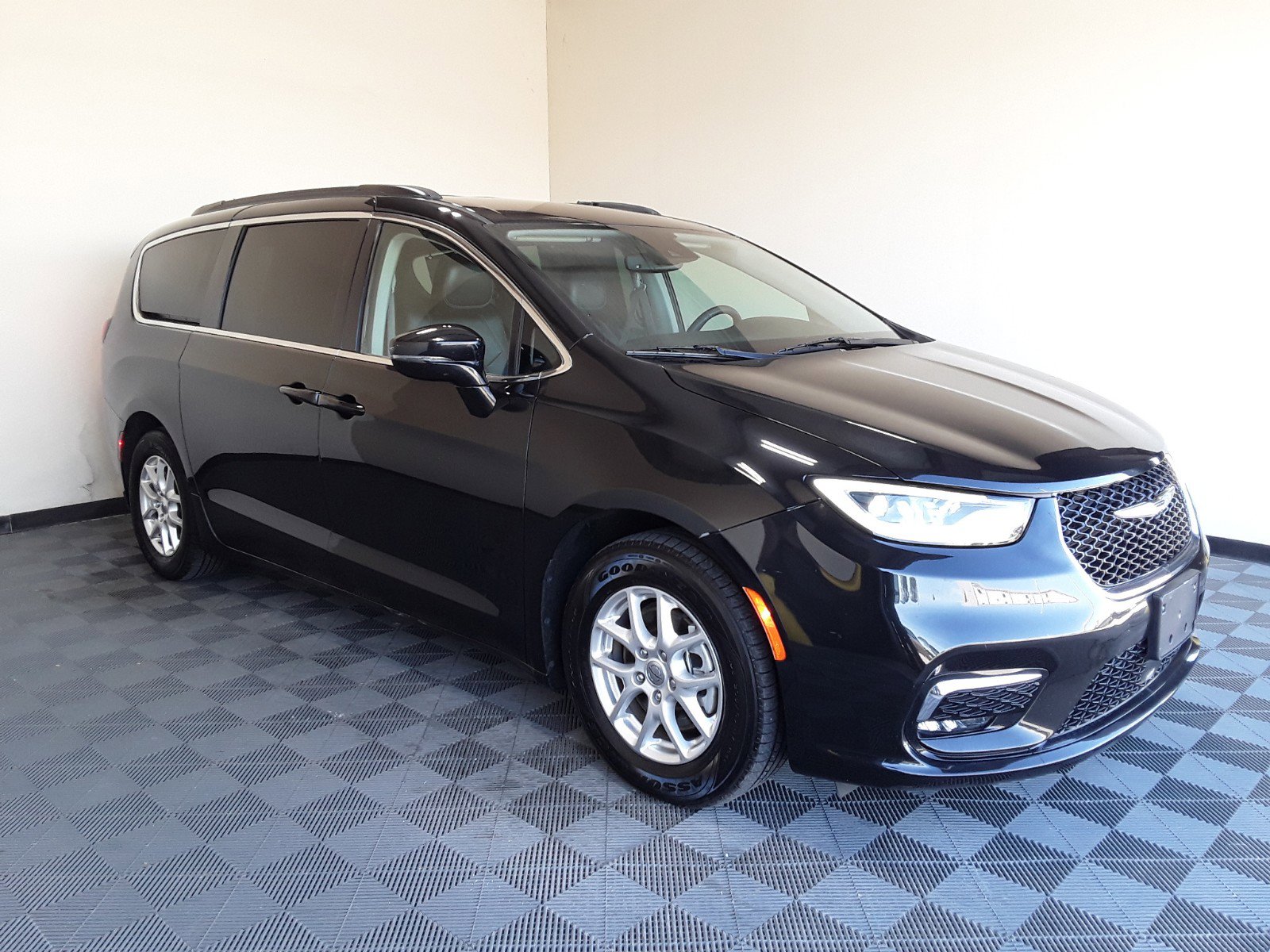 2022 Chrysler Pacifica Touring L FWD