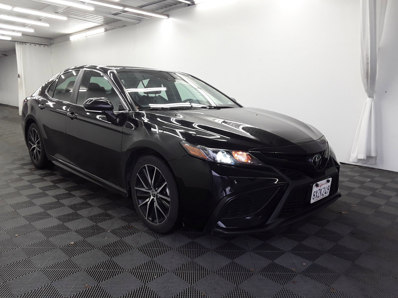 2022 Toyota Camry SE Auto