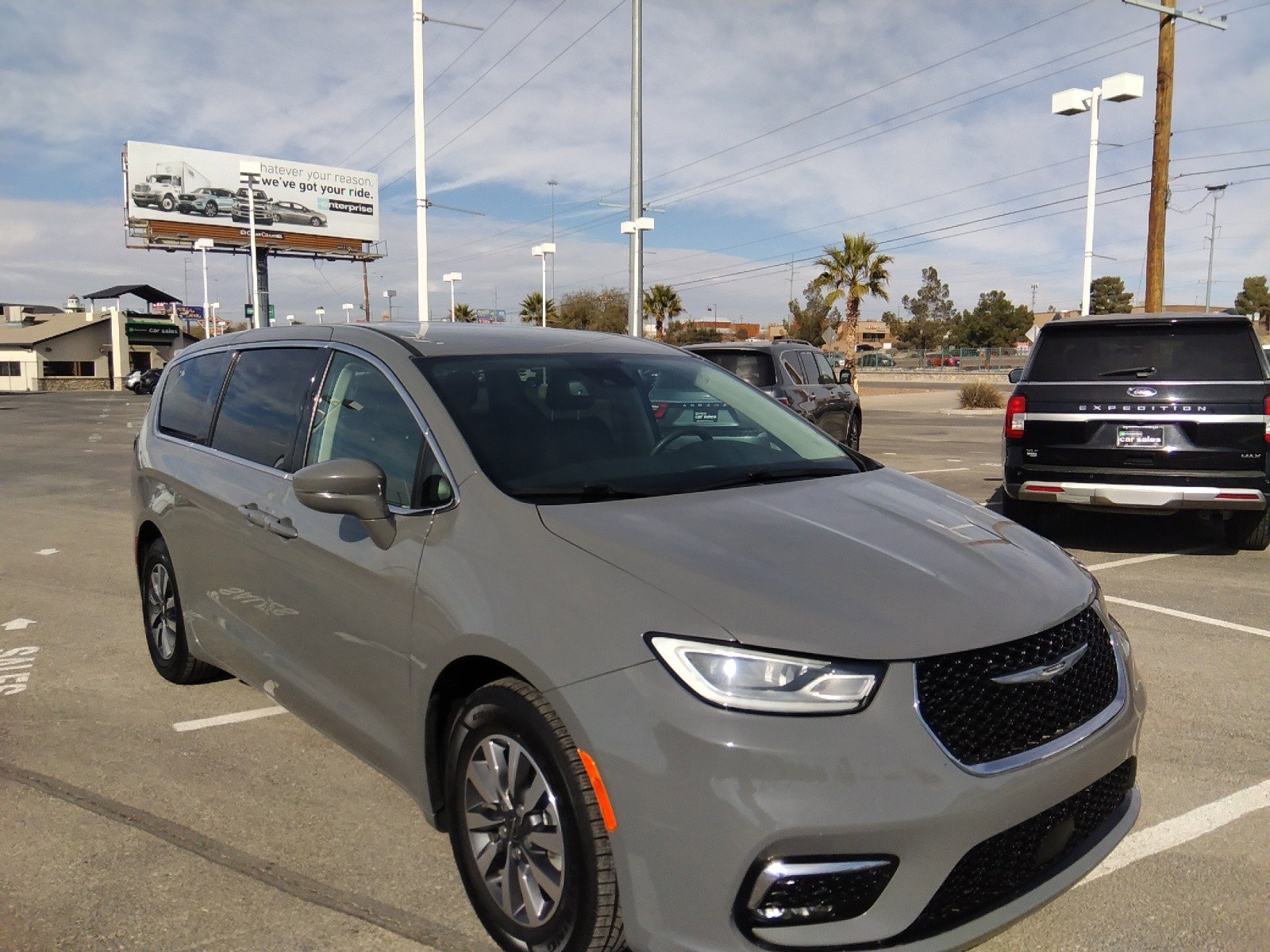 2022 Chrysler Pacifica Hybrid Touring L FWD