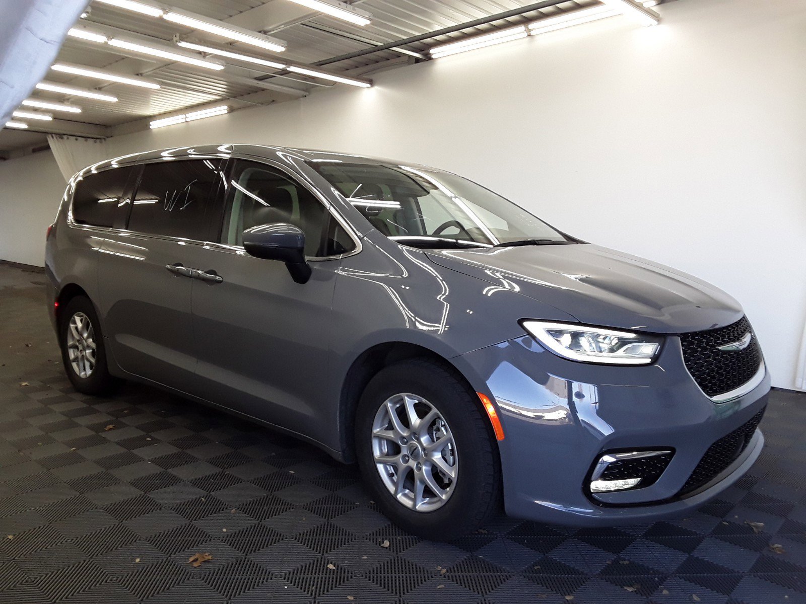 2023 Chrysler Pacifica Touring L FWD