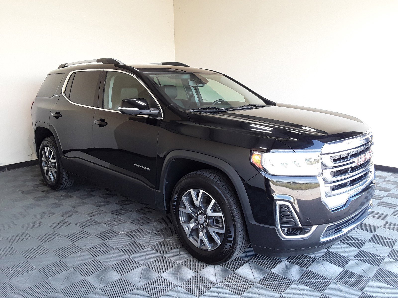 2023 GMC Acadia SLT FWD 4dr