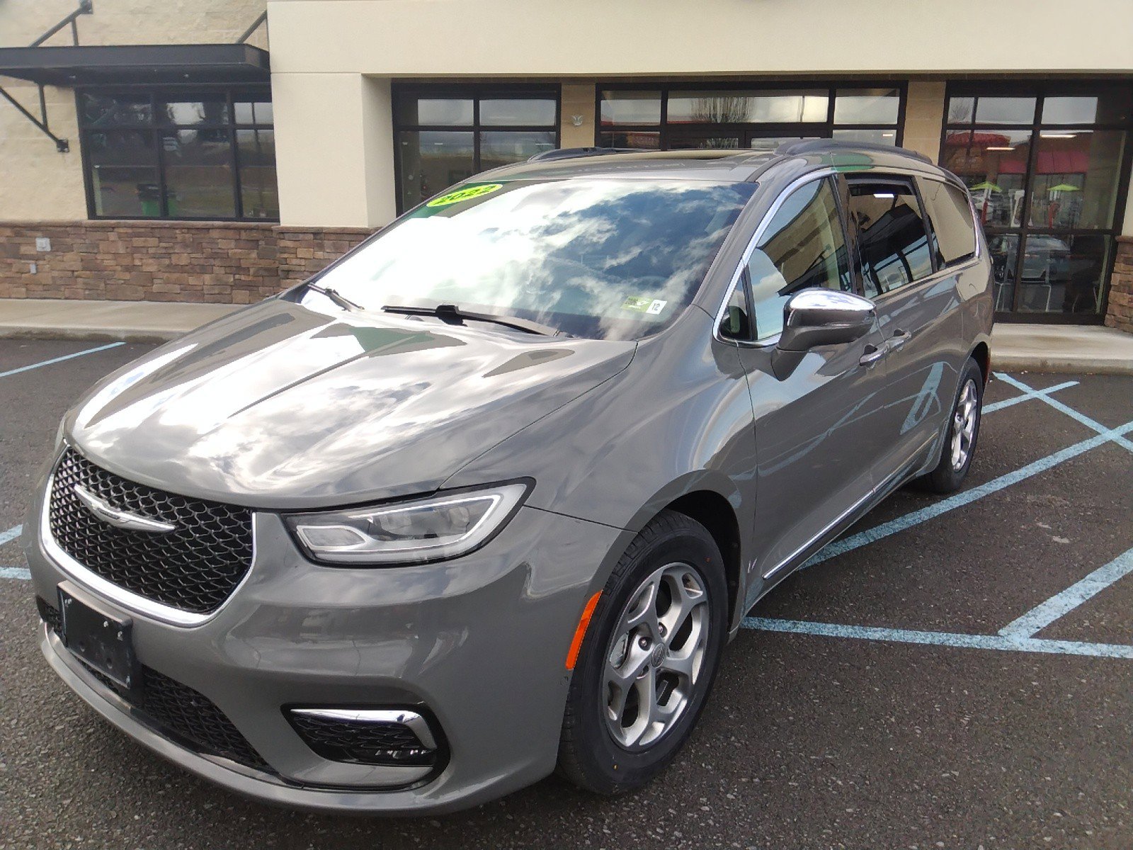 2022 Chrysler Pacifica Limited FWD