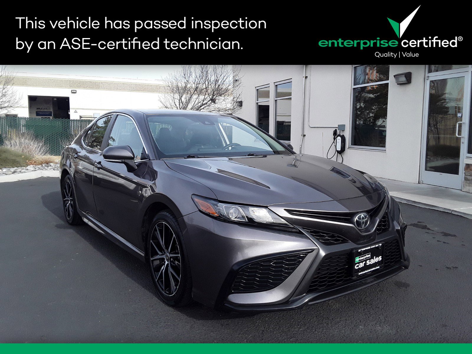 Used 2022 Toyota Camry SE Auto