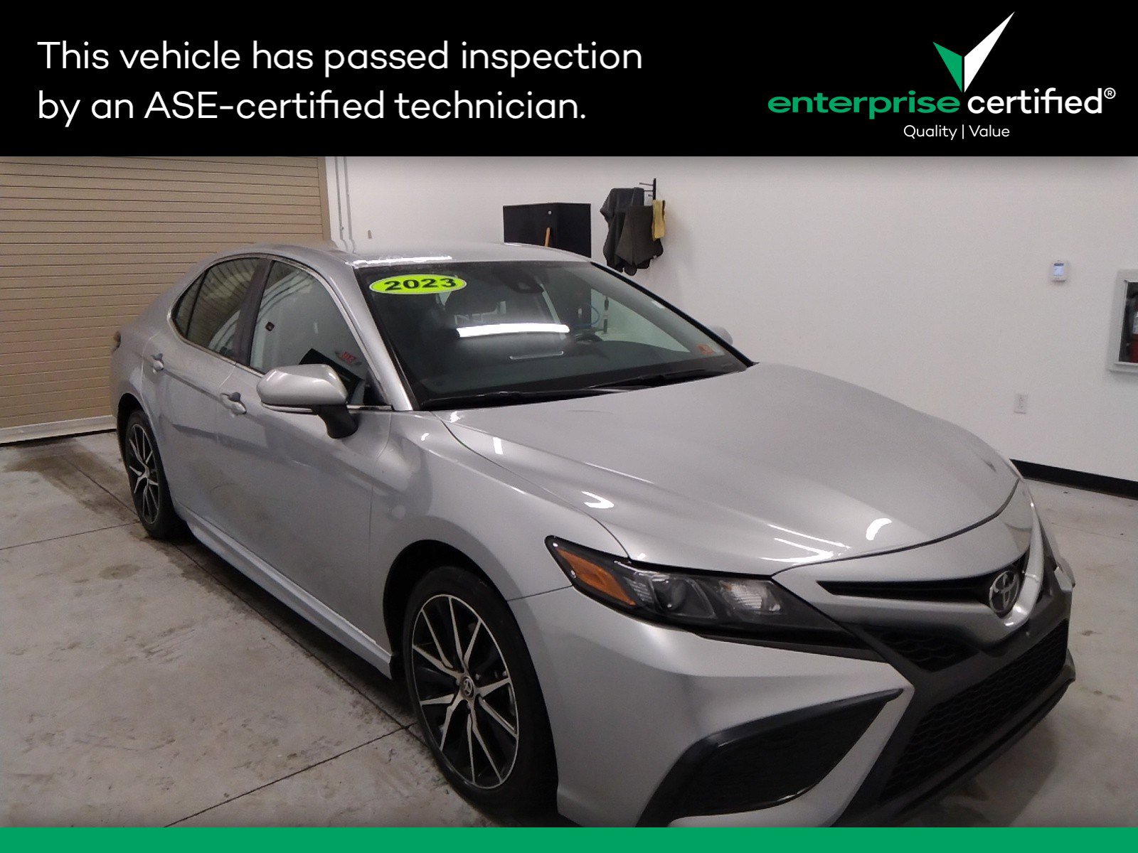 Used 2023 Toyota Camry SE Auto