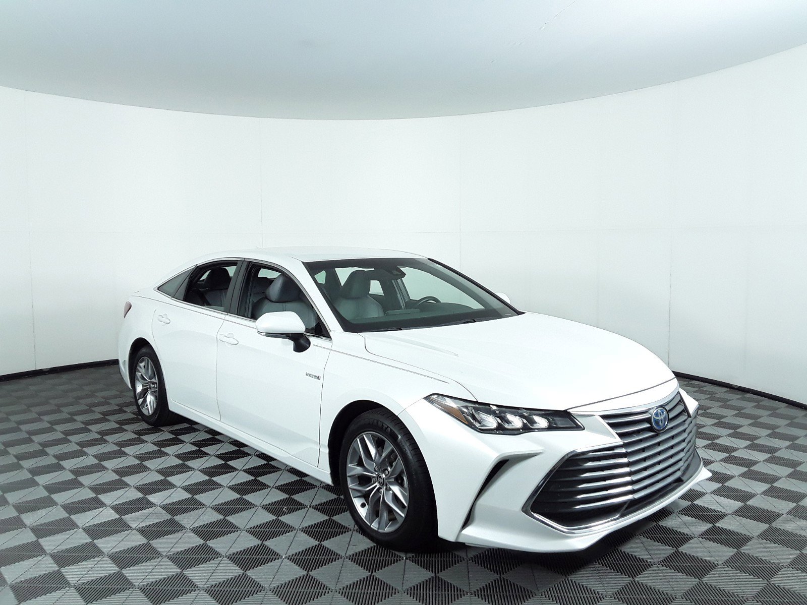 Used 2021 Toyota Avalon Hybrid XLE FWD