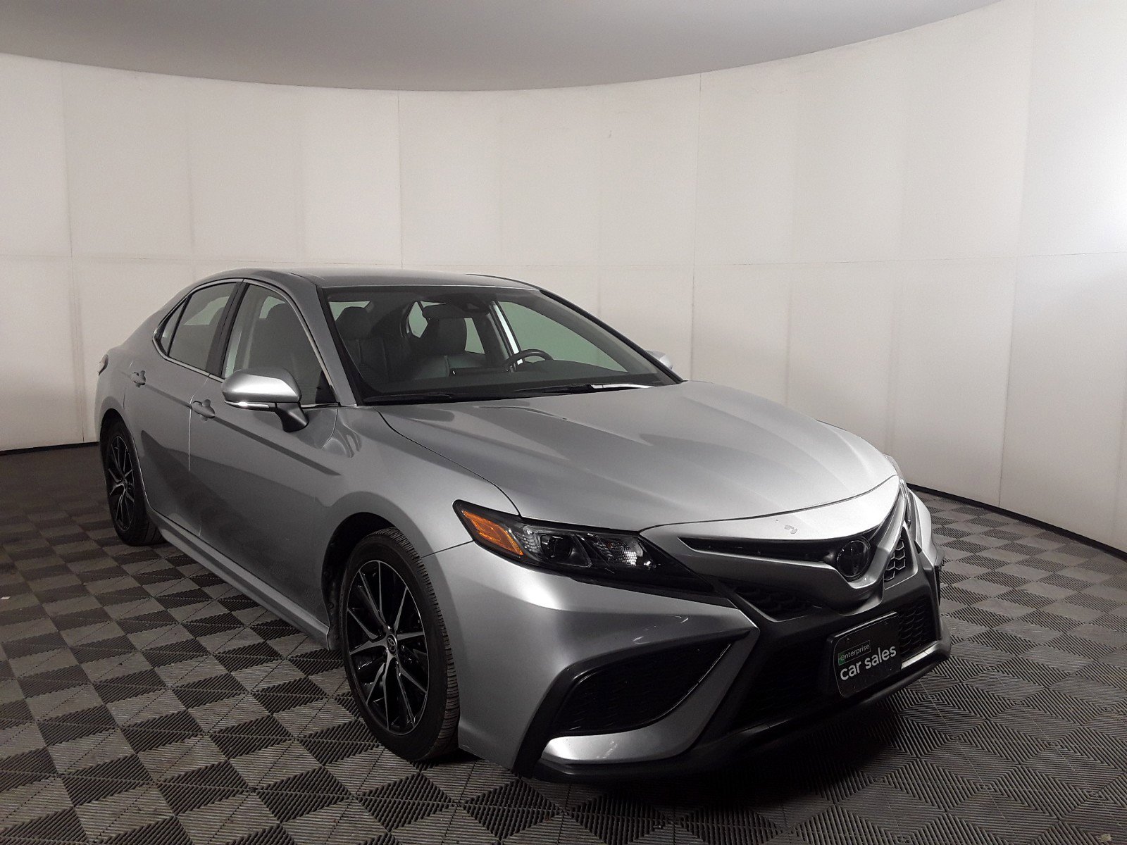 Used 2022 Toyota Camry SE Auto