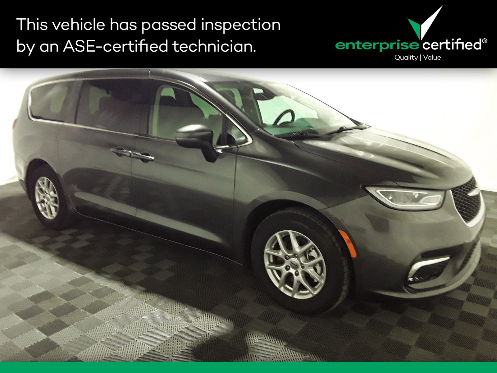 Used 2023 Chrysler Pacifica Touring L FWD