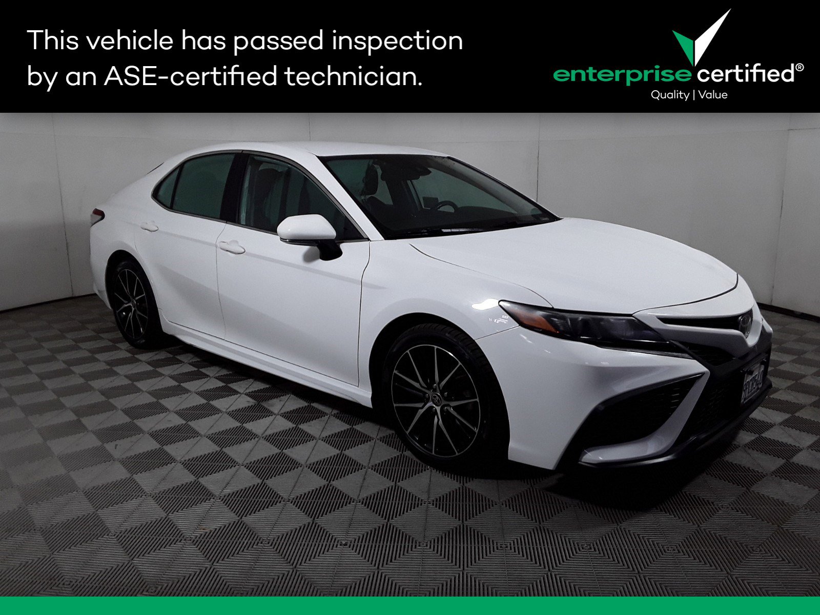 Used 2022 Toyota Camry SE Auto