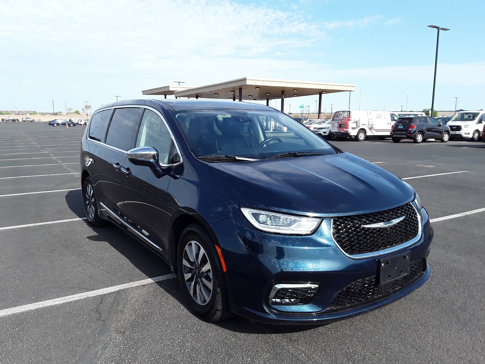 Used 2022 Chrysler Pacifica Hybrid Limited FWD