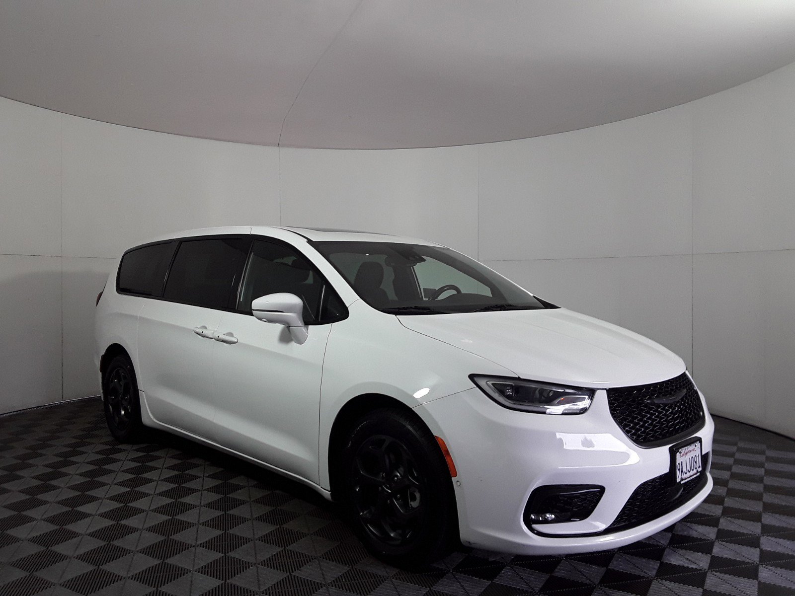 Used 2022 Chrysler Pacifica Hybrid Limited FWD