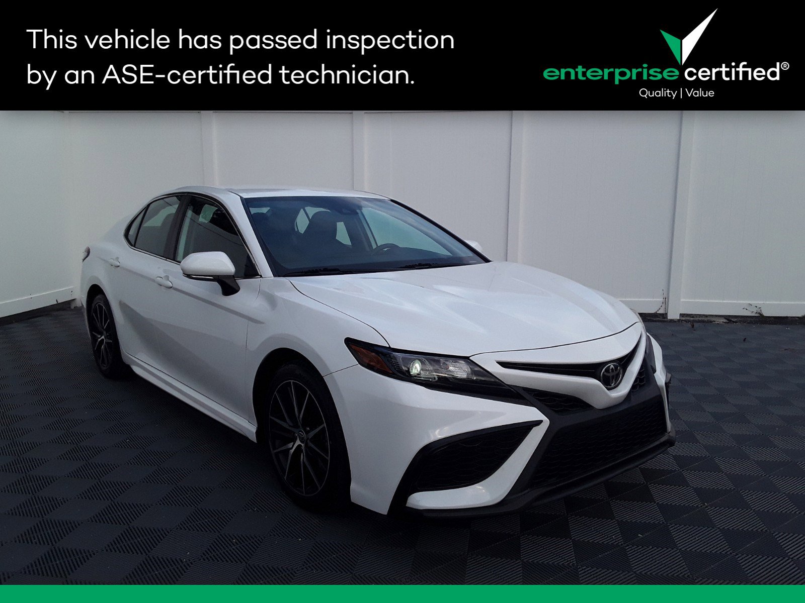 Used 2022 Toyota Camry SE Auto