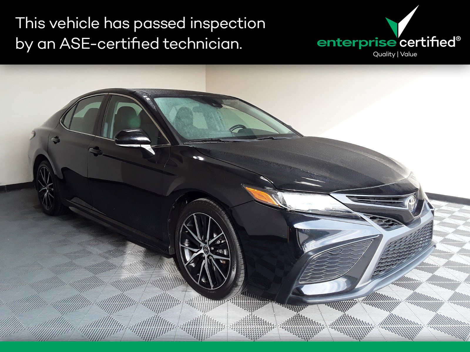 Used 2022 Toyota Camry SE Auto