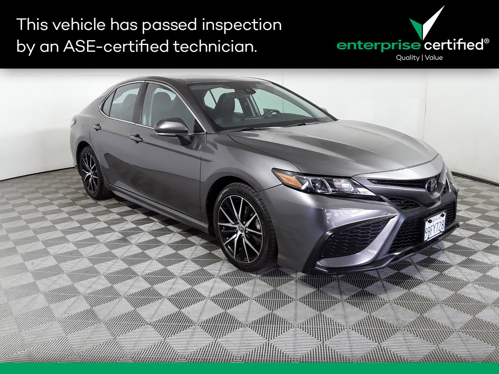 Used 2022 Toyota Camry SE Auto