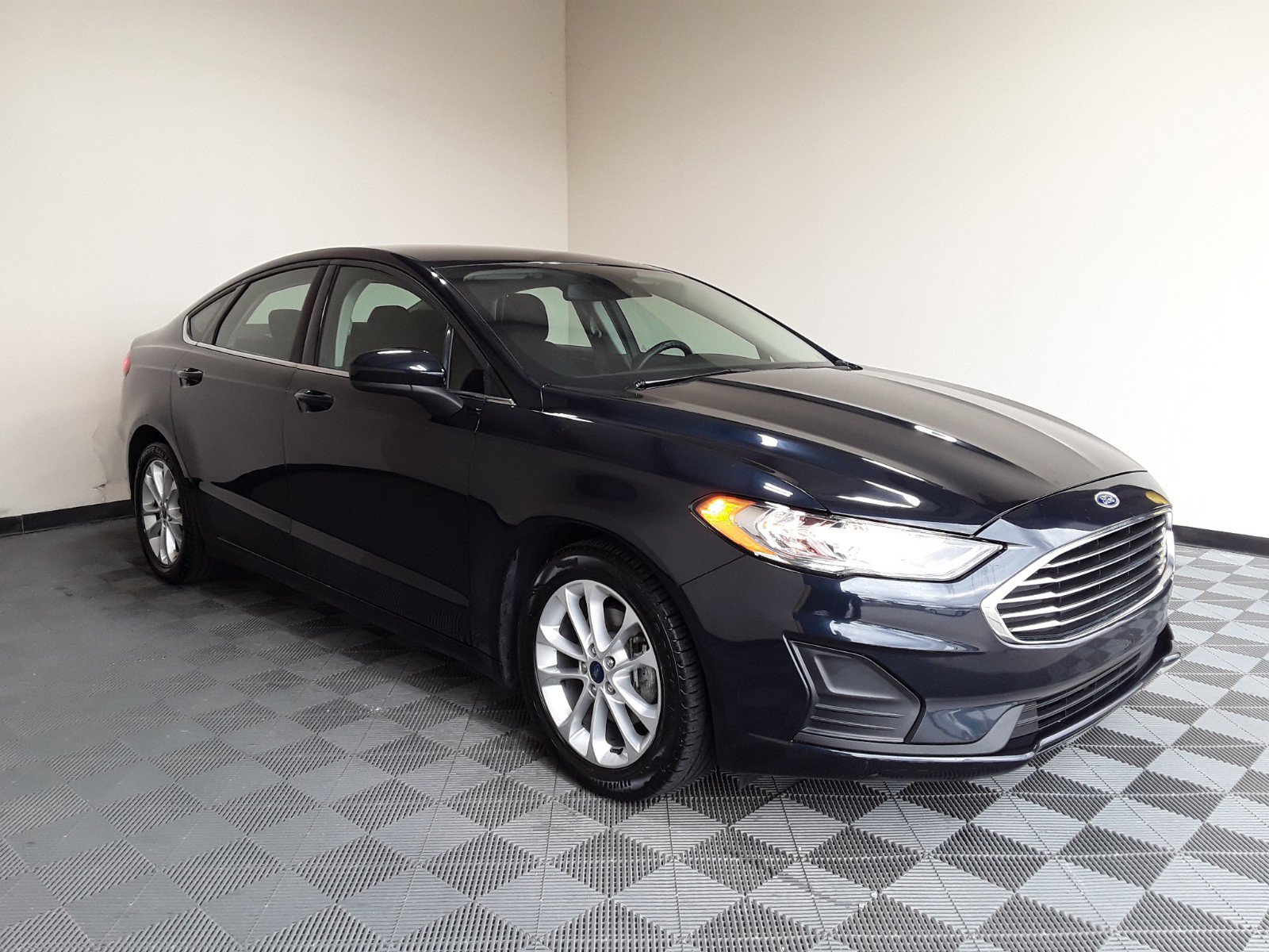 Used 2020 Ford Fusion SE FWD