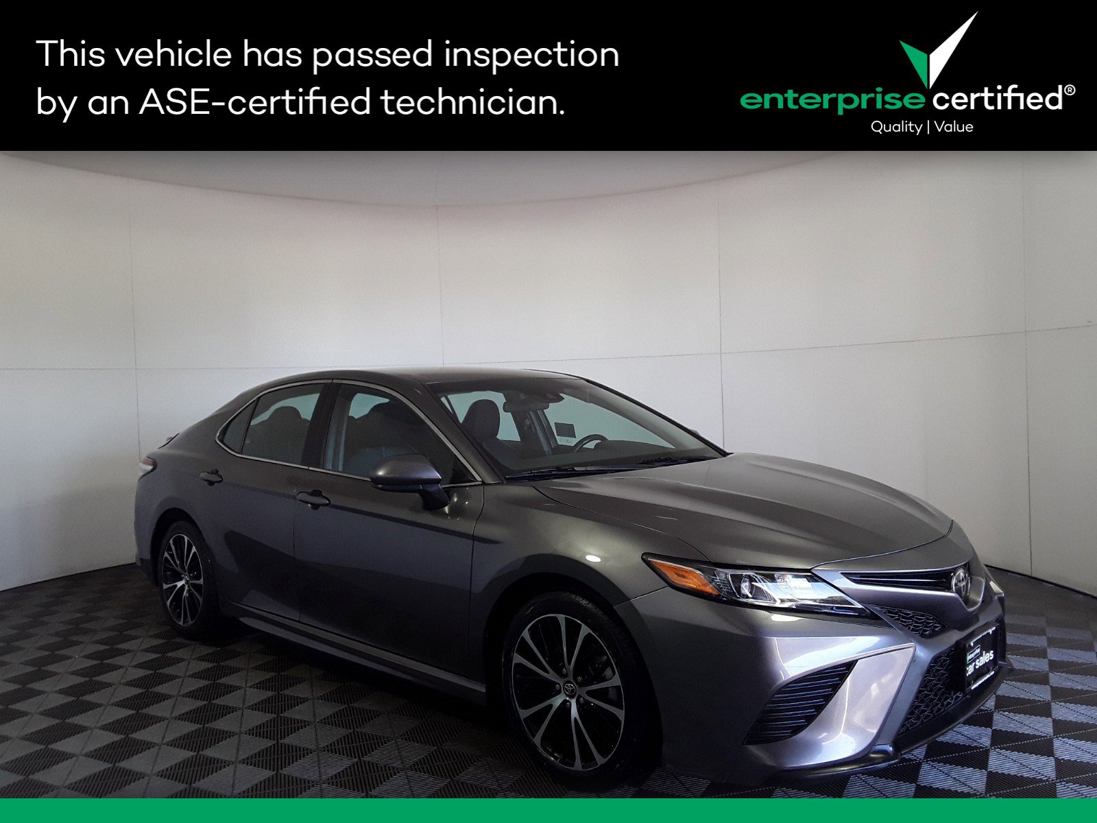 Used 2020 Toyota Camry SE Auto