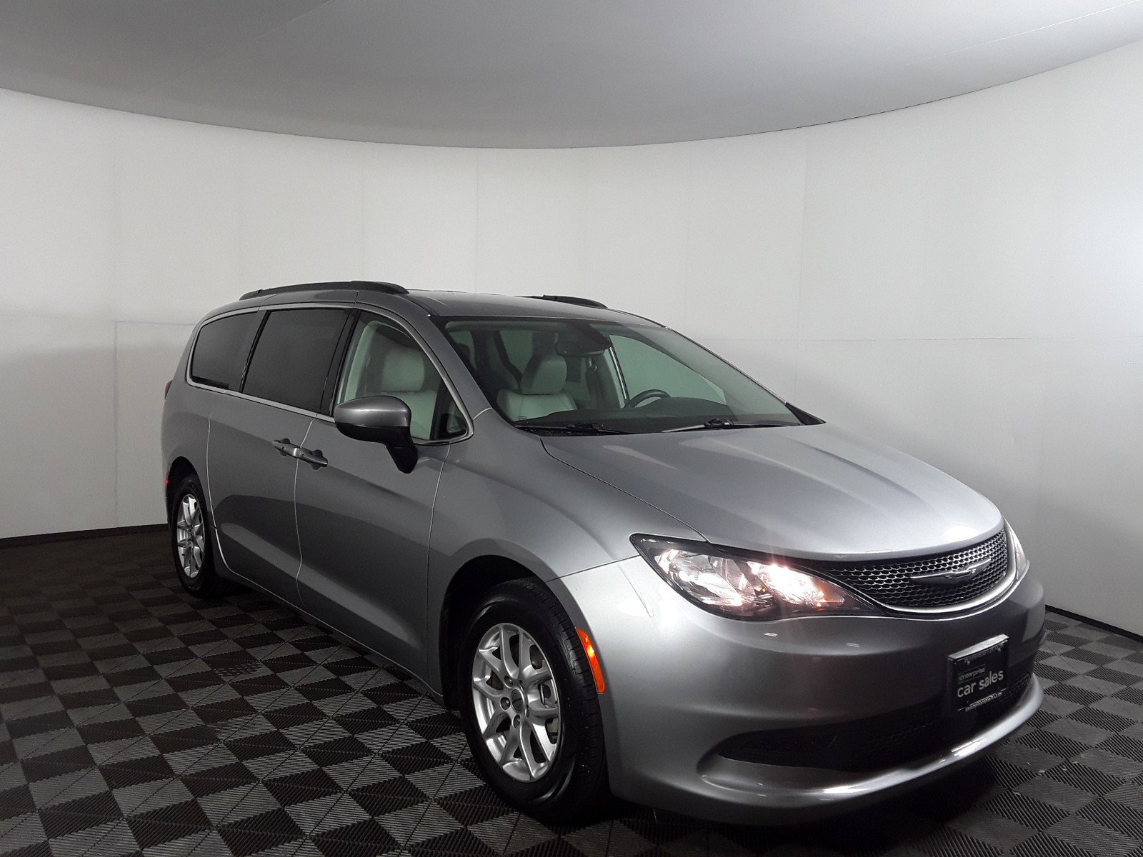 Used 2021 Chrysler Voyager LXI FWD