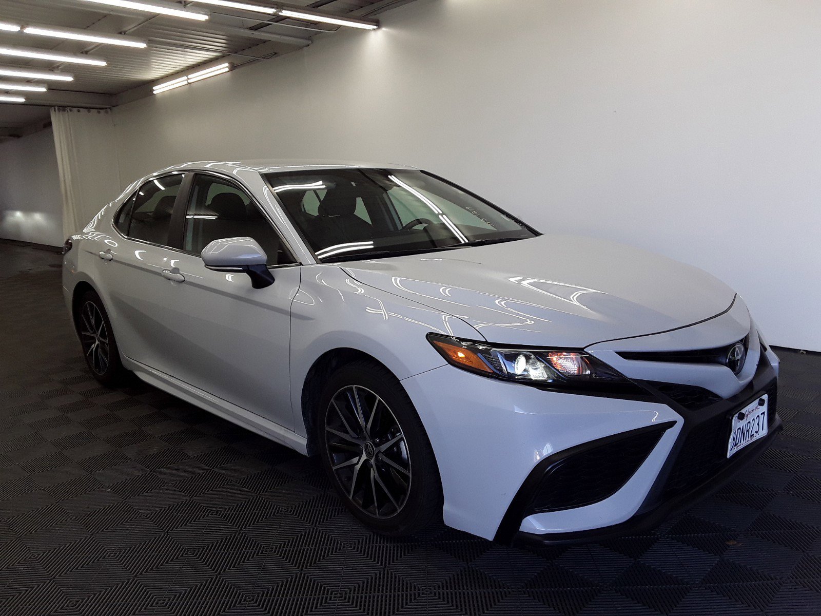 2023 Toyota Camry SE Auto