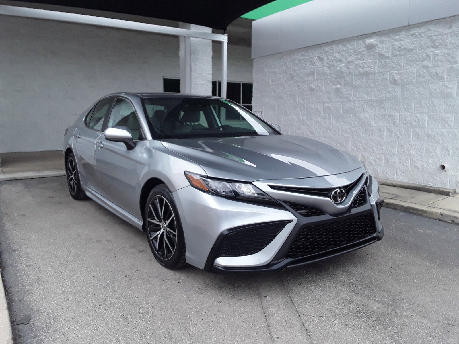 Used 2021 Toyota Camry SE Auto