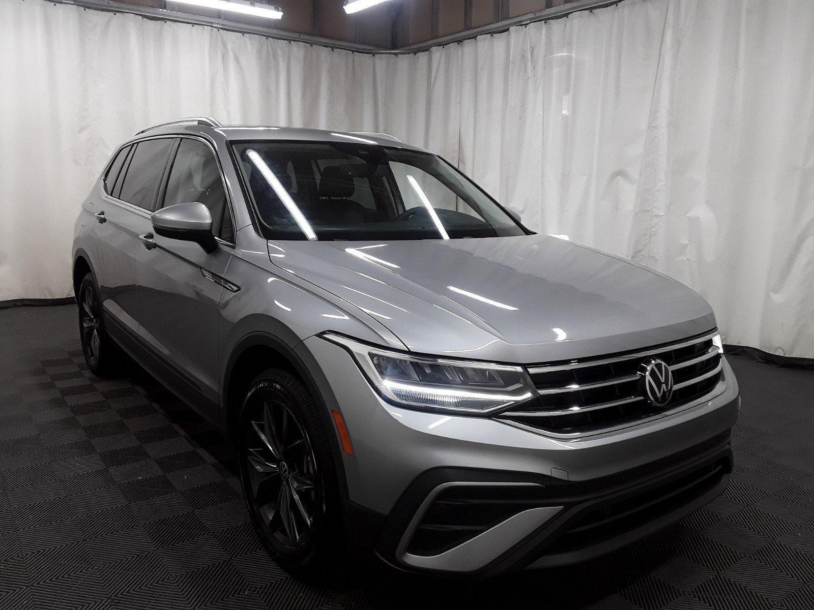 Used 2022 Volkswagen Tiguan 2.0T SE FWD