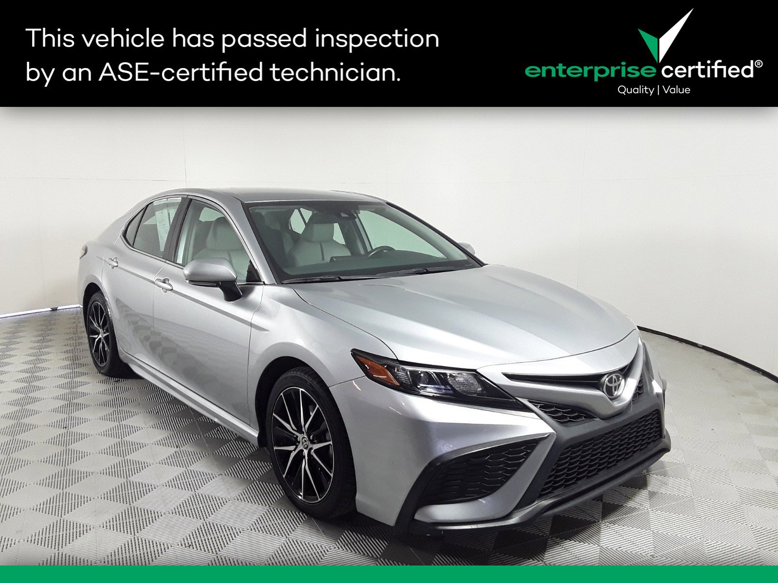 Used 2022 Toyota Camry SE Auto