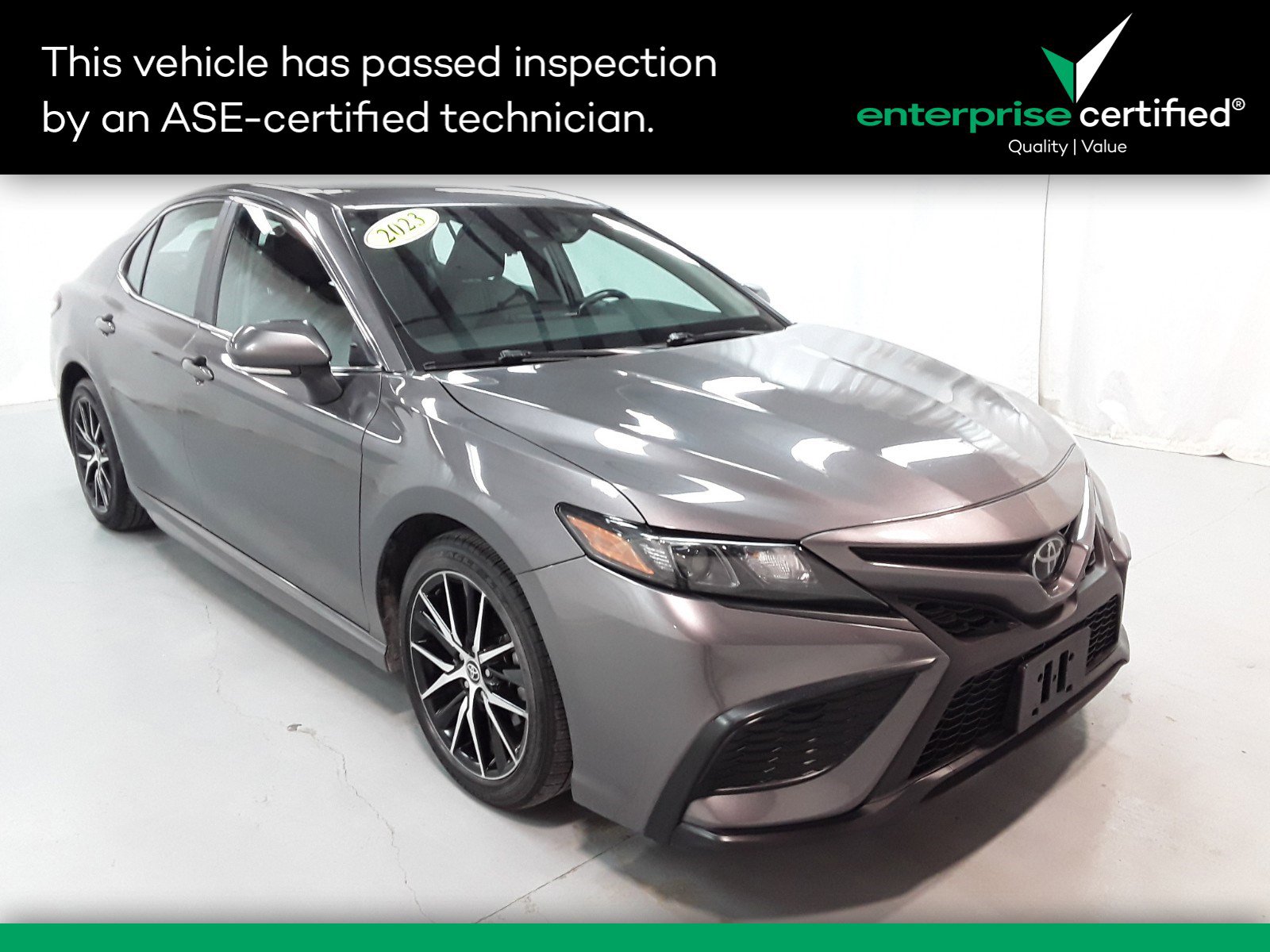 Used 2023 Toyota Camry SE Auto