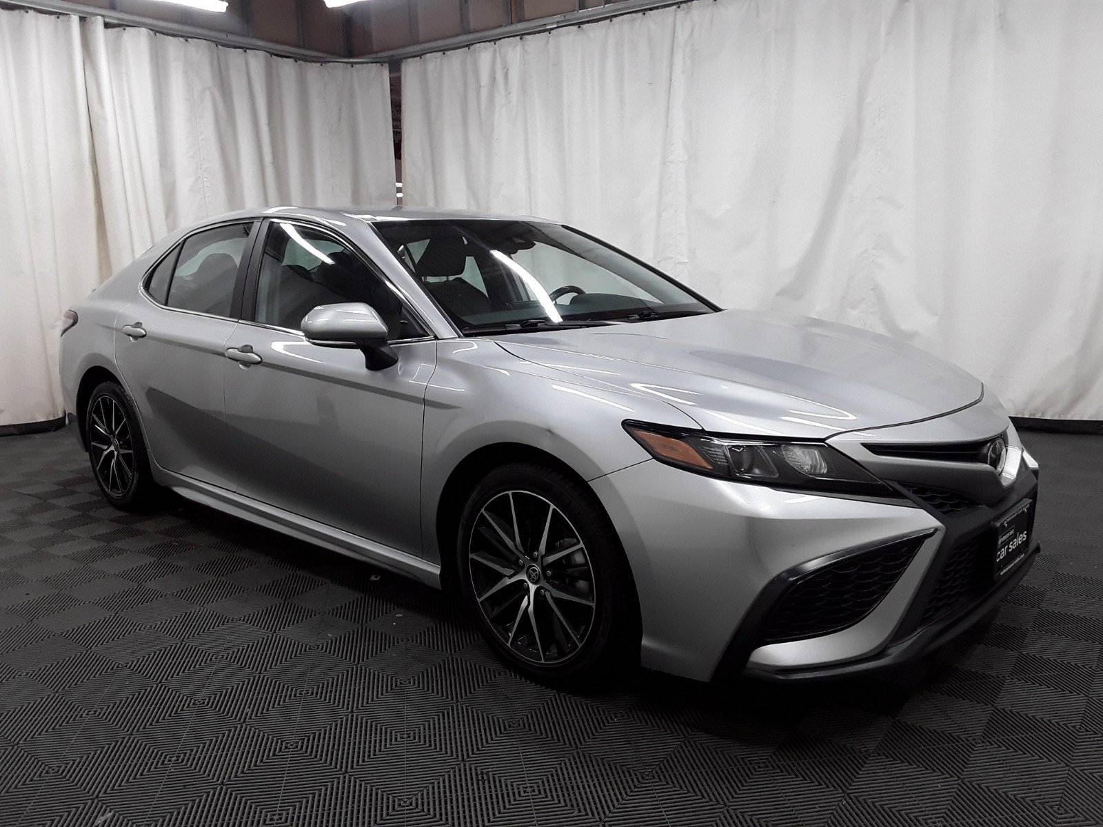 2022 Toyota Camry SE Auto