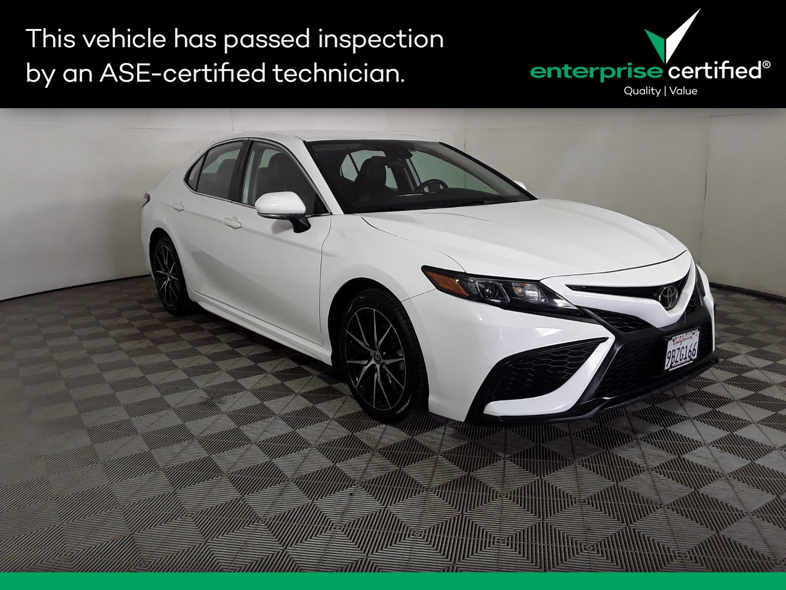 Used 2022 Toyota Camry SE Auto