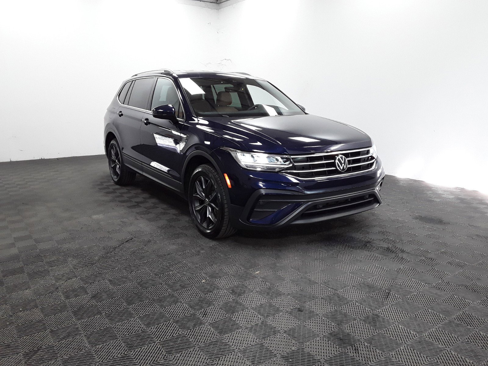 Used 2022 Volkswagen Tiguan 2.0T SE FWD