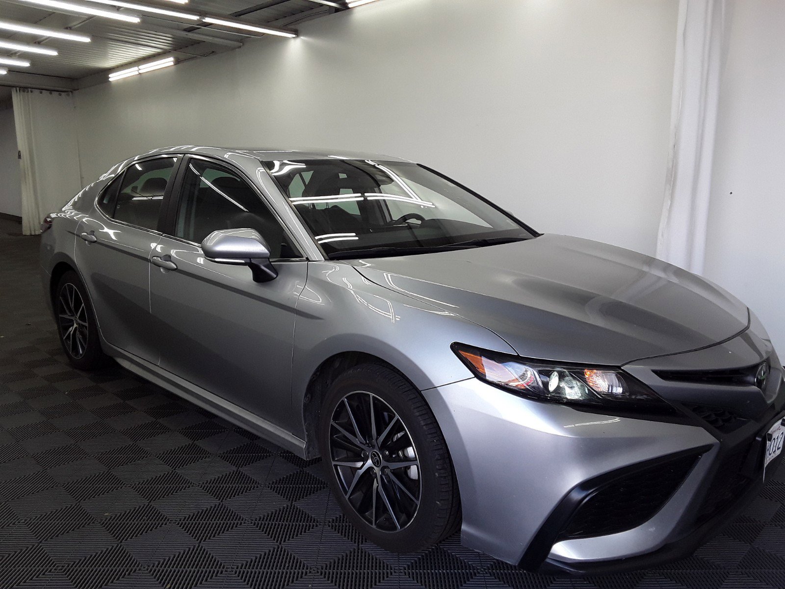 Used 2022 Toyota Camry SE Auto