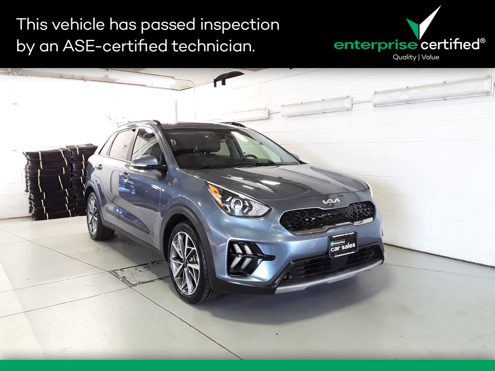 Used 2022 Kia Niro Touring SE FWD