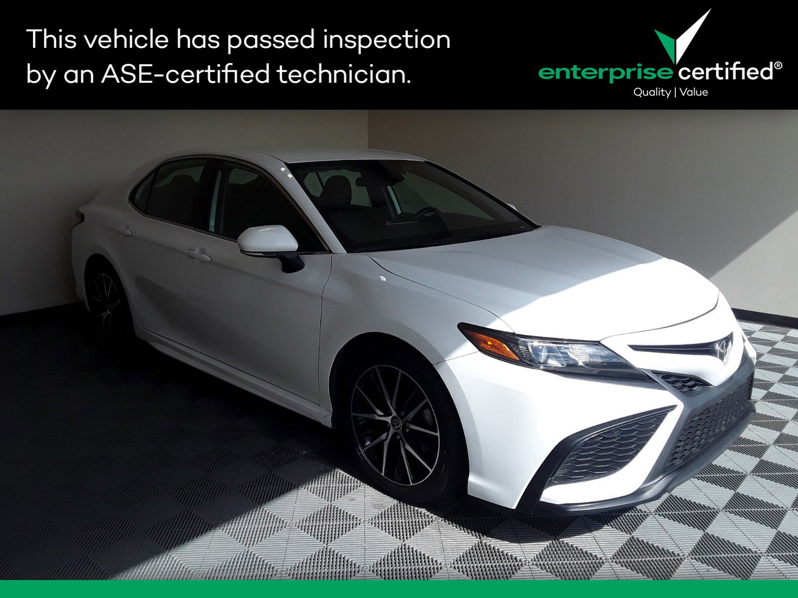 Used 2022 Toyota Camry SE Auto