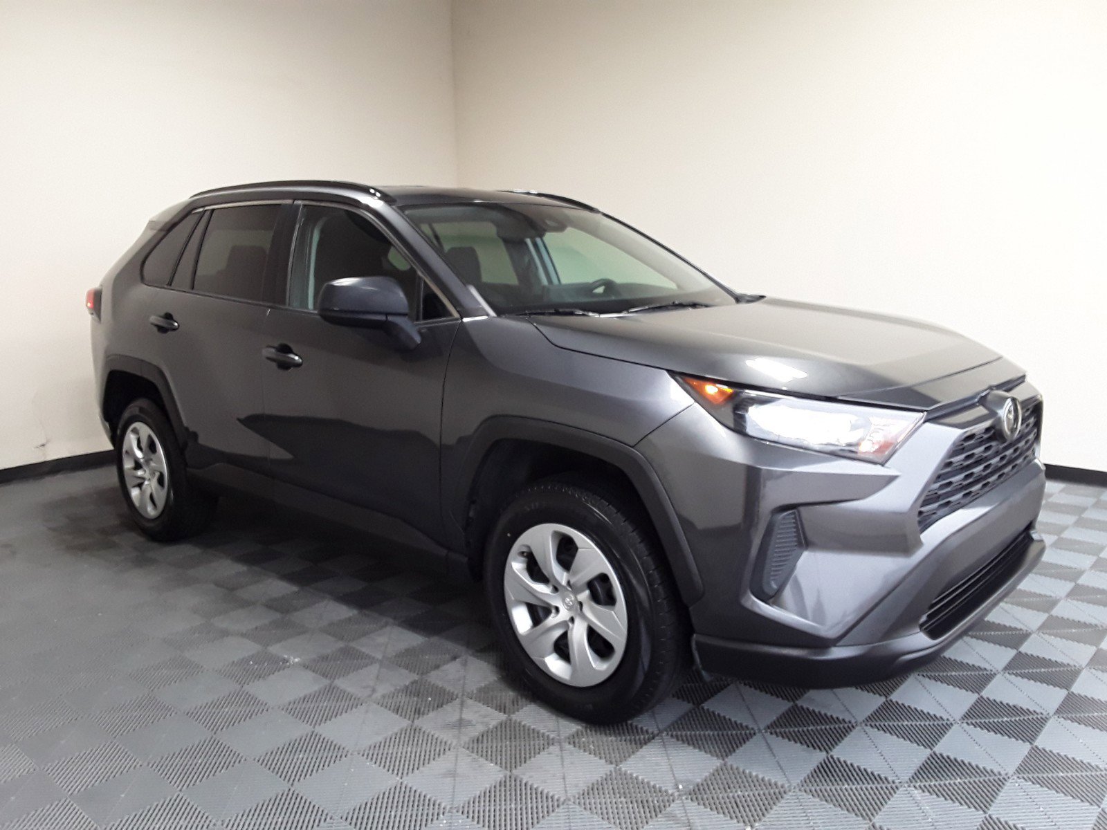 2020 Toyota RAV4 LE FWD